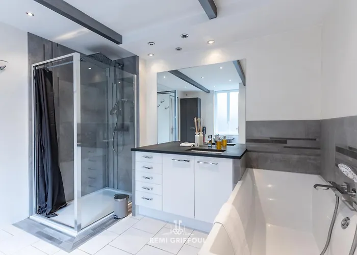 Family - In The Heart Of 8 Guests Private Garden