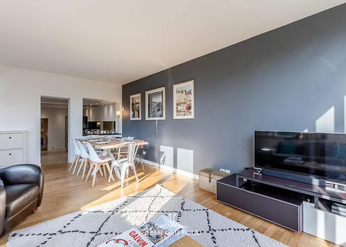 Family - In The Heart Of 8 Guests Private Garden בית נופש