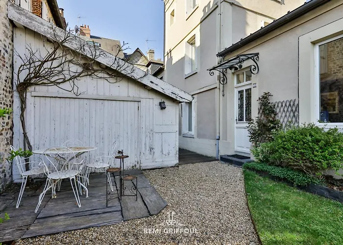 בית נופש Family - In The Heart Of 8 Guests Private Garden *