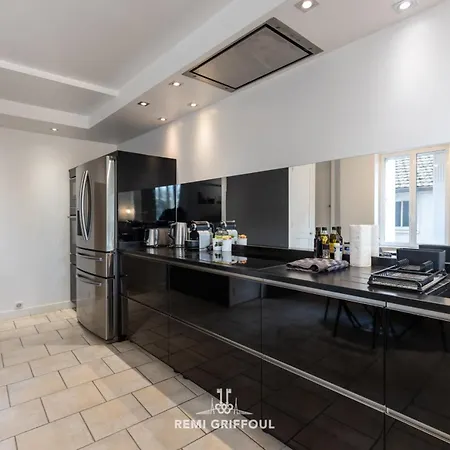 Semesterbostad Family - In The Heart Of 8 Guests Private Garden