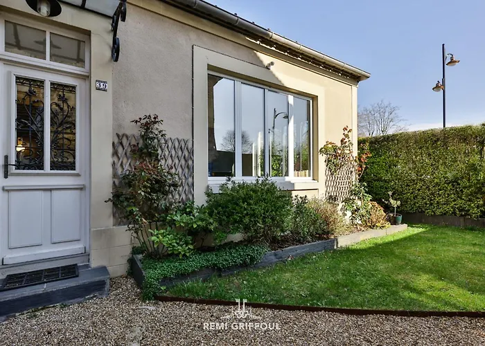 Дом отдыха Family - In The Heart Of 8 Guests Private Garden