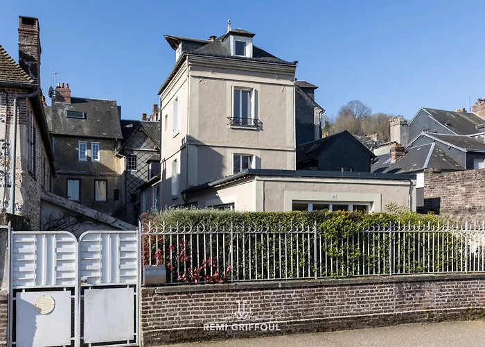 Дом отдыха Family - In The Heart Of 8 Guests Private Garden